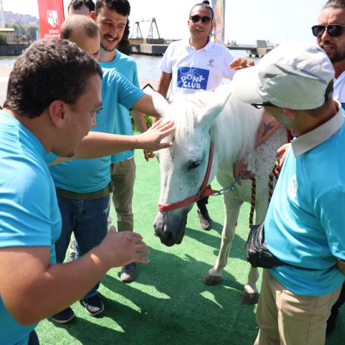 Zonguldak Belediyesi ve Türkiye Jokey Kulübü’nden Çocuklarımıza Unutulmaz Bir Gün