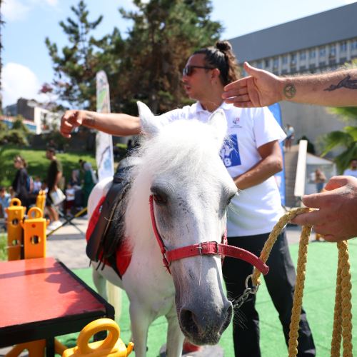 Zonguldak Belediyesi ve Türkiye Jokey Kulübü’nden Çocuklarımıza Unutulmaz Bir Gün