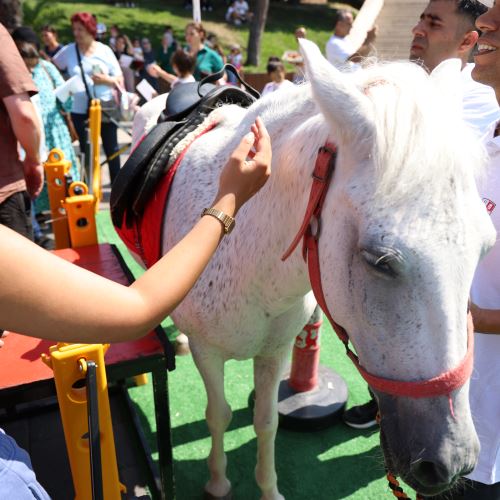 Zonguldak Belediyesi ve Türkiye Jokey Kulübü’nden Çocuklarımıza Unutulmaz Bir Gün