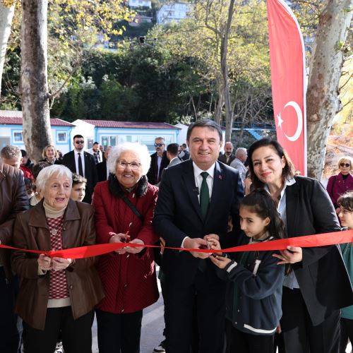 Şehit Öğretmen Şenay Aybüke Yalçın Çalışma Salonu