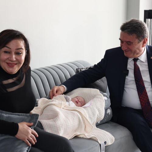 Başkanımız Sn.Tahsin ERDEM Yeni Doğan Ailelerini Ziyaret Etti