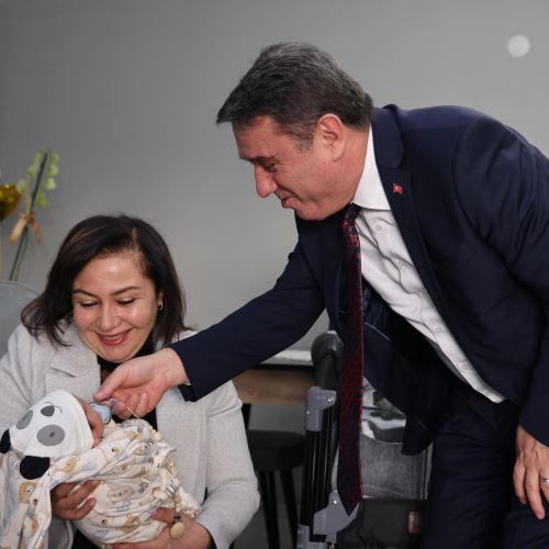 Başkanımız Sn.Tahsin ERDEM Yeni Doğan Ailelerini Ziyaret Etti