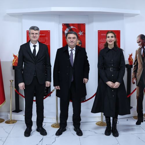 Başkanımız Sn.Tahsin ERDEM’den Öğrencilere Kitap Desteği: Gezici Kütüphane Yollarda