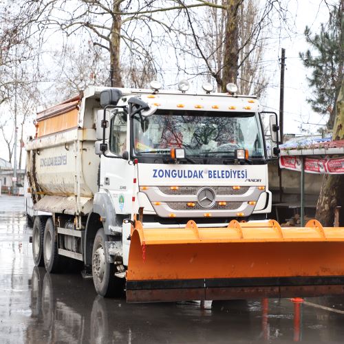 Şehrimizin Yüksek Kesimlerinde Karla Mücadele Çalışmaları Aralıksız Sürüyor