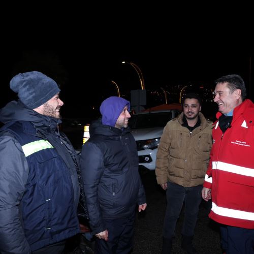 Belediyemiz Karla Mücadelede Adeta Seferber Oldu
