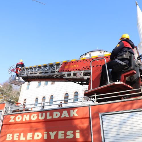Kar Durdu, Biz Durmadık!