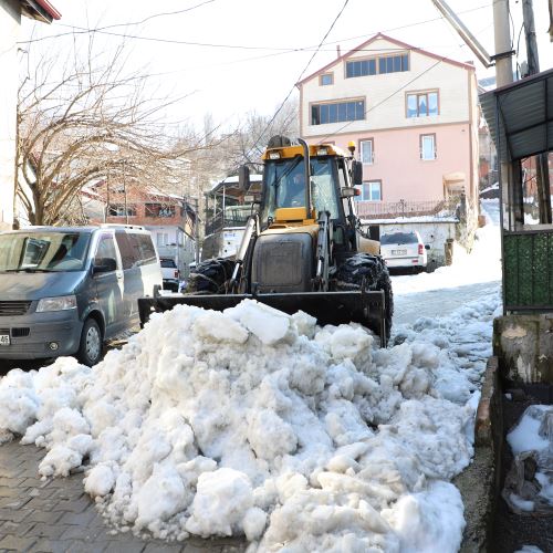 Kar Durdu, Biz Durmadık!