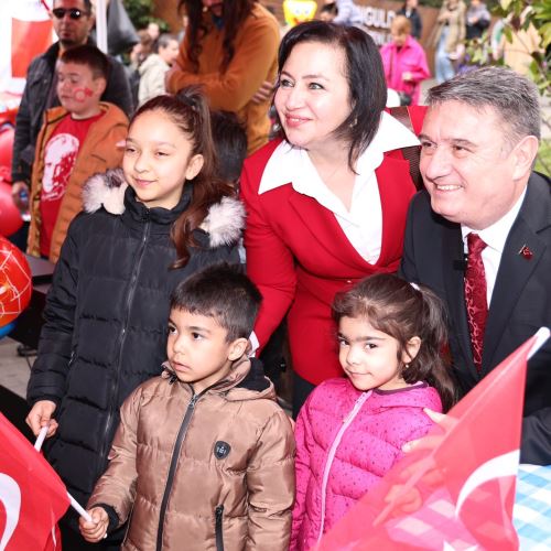 Zonguldak'ta 23 Nisan Coşkusu Sahil Bandında Yaşandı