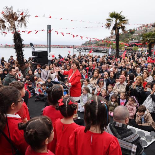 Zonguldak'ta 23 Nisan Coşkusu Sahil Bandında Yaşandı