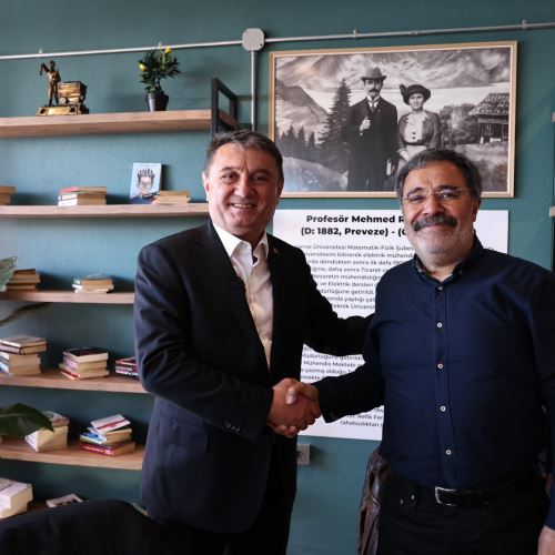 Ünlü Yazar Ahmet Ümit, Refik Fenmen Okuma Salonu'nda Zonguldaklı Okurlarıyla Buluştu