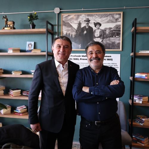 Ünlü Yazar Ahmet Ümit, Refik Fenmen Okuma Salonu'nda Zonguldaklı Okurlarıyla Buluştu