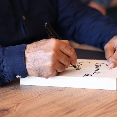 Ünlü Yazar Ahmet Ümit, Refik Fenmen Okuma Salonu'nda Zonguldaklı Okurlarıyla Buluştu