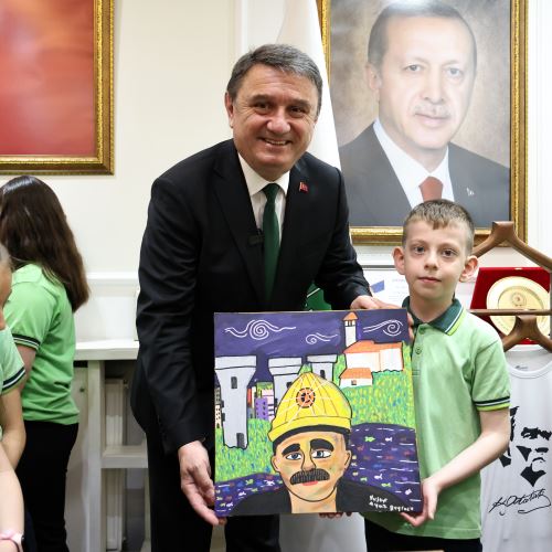 Bahçelievler İlkokulu Öğrencilerinden Başkanımız Sn.Tahsin Erdem’e Ziyaret