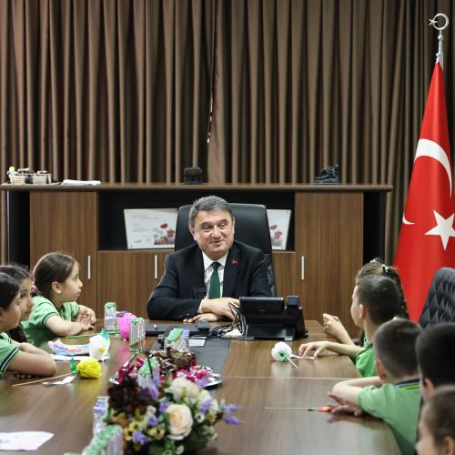 Bahçelievler İlkokulu Öğrencilerinden Başkanımız Sn.Tahsin Erdem’e Ziyaret