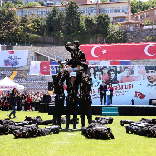 19 Mayıs Coşkusu Zonguldak’ta Renkli Görüntülere Sahne Oldu