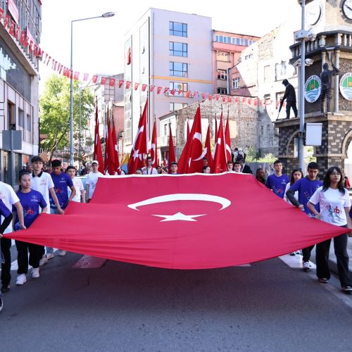 19 Mayıs Coşkusu Zonguldak’ta Renkli Görüntülere Sahne Oldu