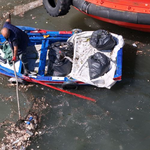 Zonguldak Limanı’nda Çevre Temizliği Çalışmaları Aralıksız Devam Ediyor