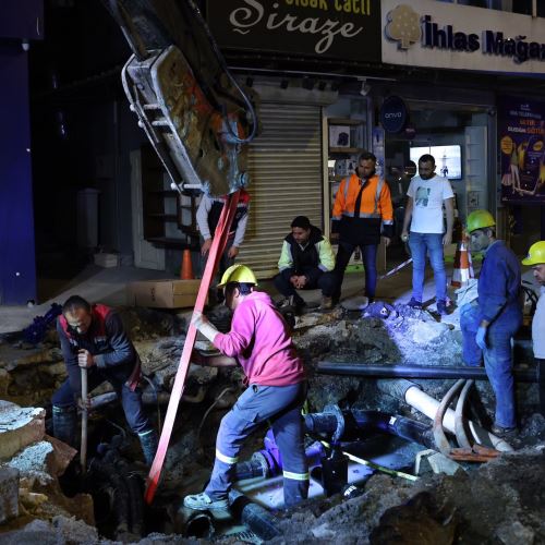 Cumhuriyet Caddesi’nde İçmesuyu Şebekesi Yenileniyor