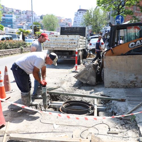  Ekiplerimiz Şehrin Her Noktasında Çalışmalarını Sürdürüyor
