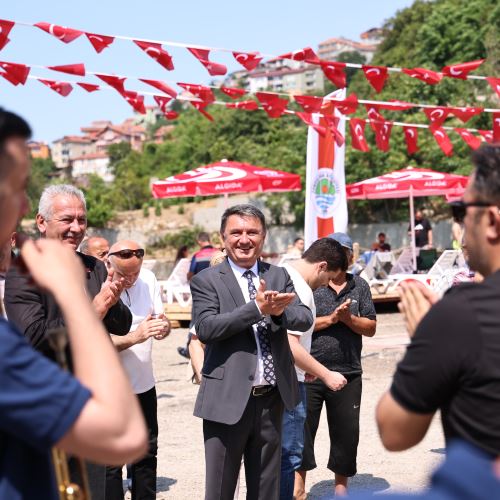 Orta Kapuz ve Tersane Plajları Yenilenen Yüzüyle Hizmete Açıldı