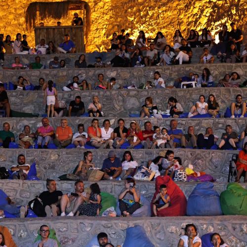 KIZLAR PLAJI'NDA AÇIK HAVA SİNEMA KEYFİ YAŞADIK