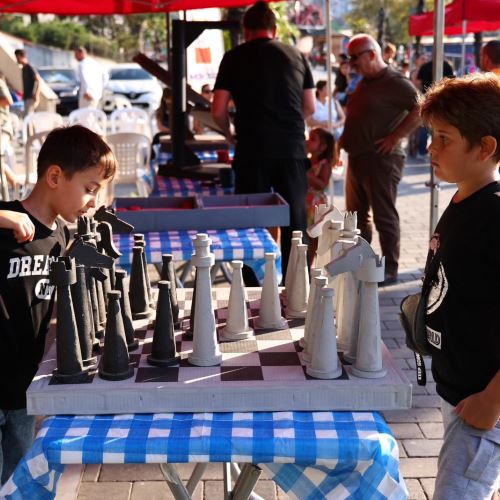 Zonguldak’ta Çocuk Şenliği Renkli Görüntülerle Başladı