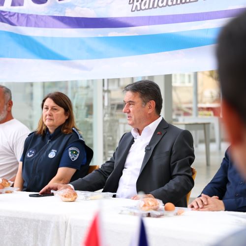 Başkanımız Sn.Tahsin ERDEM Kapuz Plajında Zabıta Teşkilatının Kuruluş Yıldönümünü Kutladı