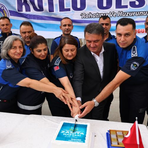 Başkanımız Sn.Tahsin ERDEM Kapuz Plajında Zabıta Teşkilatının Kuruluş Yıldönümünü Kutladı