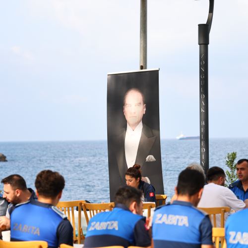 Başkanımız Sn.Tahsin ERDEM Kapuz Plajında Zabıta Teşkilatının Kuruluş Yıldönümünü Kutladı