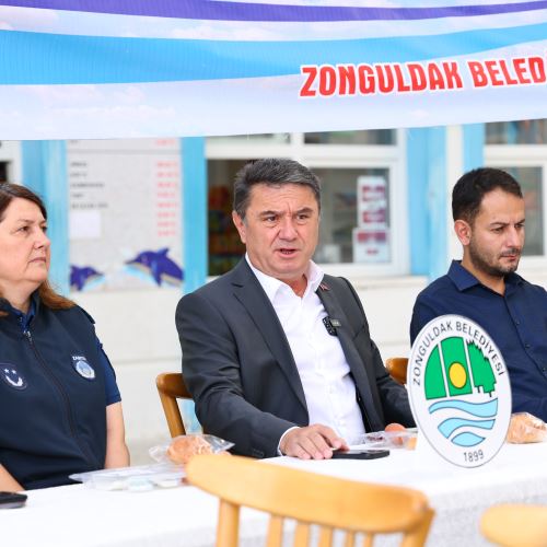 Başkanımız Sn.Tahsin ERDEM Kapuz Plajında Zabıta Teşkilatının Kuruluş Yıldönümünü Kutladı