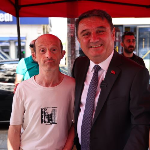 Başkanıız Sn.Tahsin Erdem’den Mevlid Kandili’nde Kandil Simidi İkramı