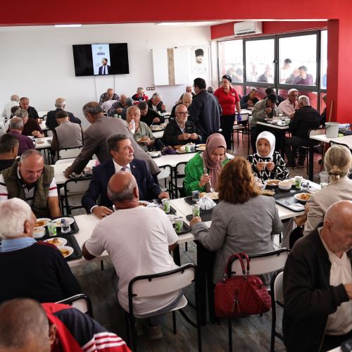 Başkanımız Sn.Tahsin Erdem, Kent Lokantası’nda Vatandaşlarla Buluştu