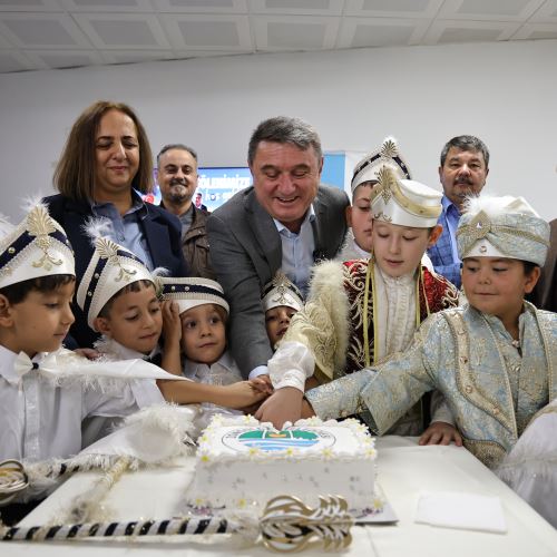 Engelsiz Yaşam Merkezi’nde Geleneksel Sünnet Şöleni Coşkusu