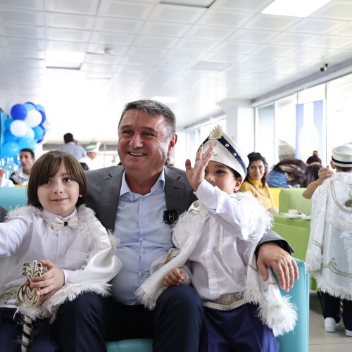 Engelsiz Yaşam Merkezi’nde Geleneksel Sünnet Şöleni Coşkusu