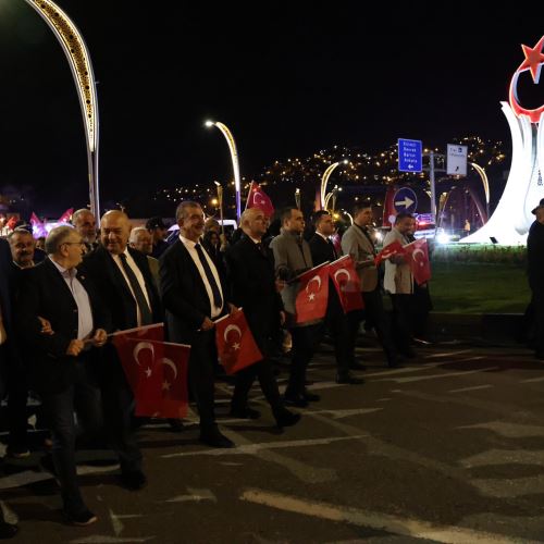 Cumhuriyet’in İlk Vilayetinde Coşkulu Yürüyüş ve Unutulmaz Konser