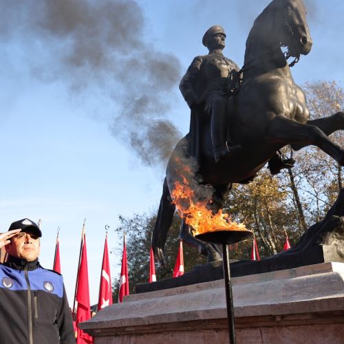 Sonsuz Minnet ve Özlemle Atamızı Andık