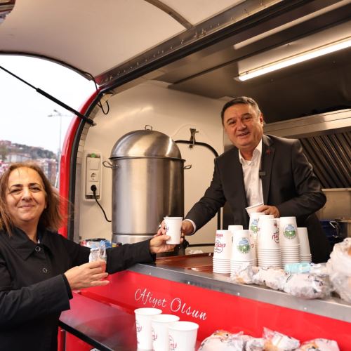 Zonguldak Belediyesi’nden Güne Sıcak Başlangıç: Çorba İkramı Uygulaması Başladı