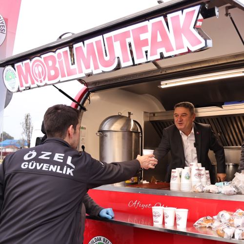 Zonguldak Belediyesi’nden Güne Sıcak Başlangıç: Çorba İkramı Uygulaması Başladı