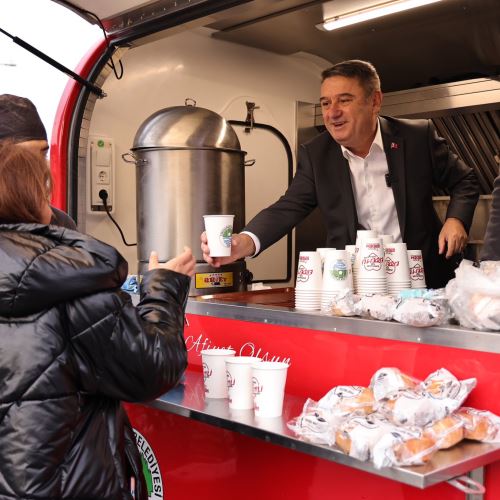 Zonguldak Belediyesi’nden Güne Sıcak Başlangıç: Çorba İkramı Uygulaması Başladı