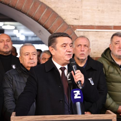 Vefat Eden Eski Belediye Başkanımız Yüksel Aytaç İçin Belediye Hizmet Binası Önünde Tören Düzenlendi