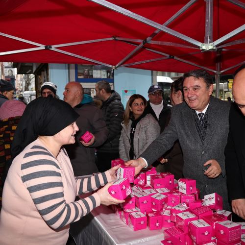 Miraç Kandili’nde Vatandaşlara Kandil Simidi İkramı