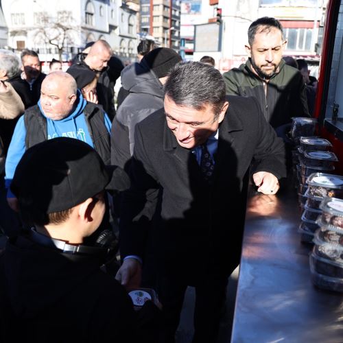 Başkanımız Sn.Tahsin Erdem’den Ramazan Ayında Hurma İkramı