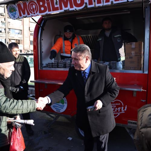 Başkanımız Sn.Tahsin Erdem’den Ramazan Ayında Hurma İkramı