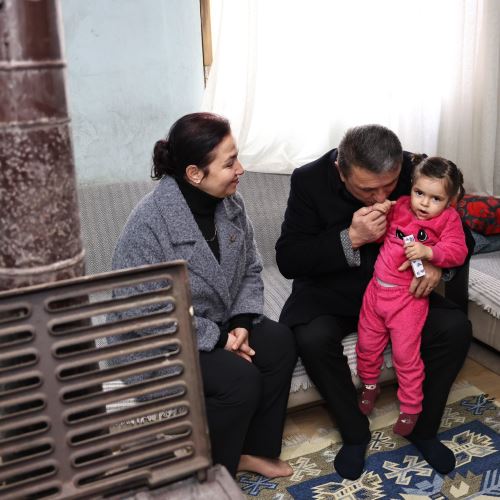 Süt Bebesi Projesi ile Minik Yüreklere Destek