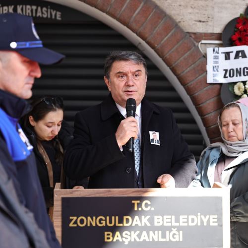 Zabıta Müdürümüz Nazmi Çolban İçin Belediye Önünde Tören Düzenlendi