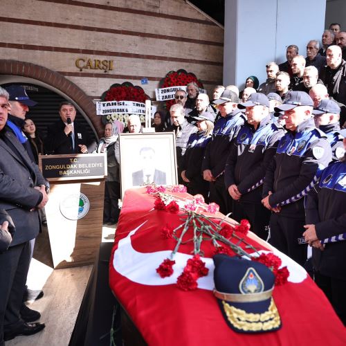 Zabıta Müdürümüz Nazmi Çolban İçin Belediye Önünde Tören Düzenlendi