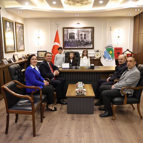 TOKİ Yenimahalle İlkokulu Öğrencisi Mercan Su Uzun Temsili Belediye Başkanı Oldu