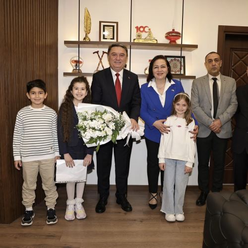 TOKİ Yenimahalle İlkokulu Öğrencisi Mercan Su Uzun Temsili Belediye Başkanı Oldu