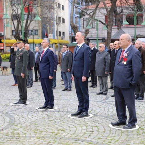 18 Mart Şehitleri Anma ve Çanakkale Zaferi’nin 105’inci yıldönümü nedeniyle, çelenk koyma törenimizi gerçekleştirdik.