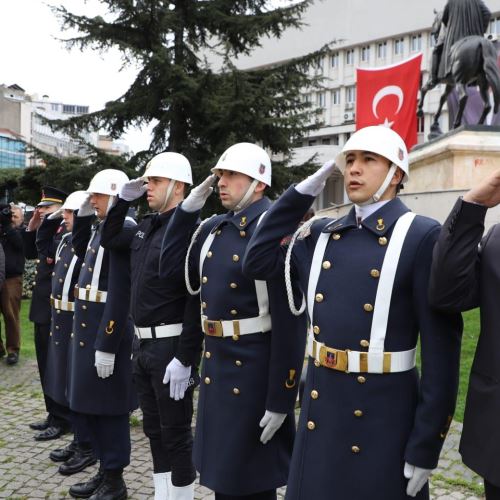 18 Mart Şehitleri Anma ve Çanakkale Zaferi’nin 105’inci yıldönümü nedeniyle, çelenk koyma törenimizi gerçekleştirdik.